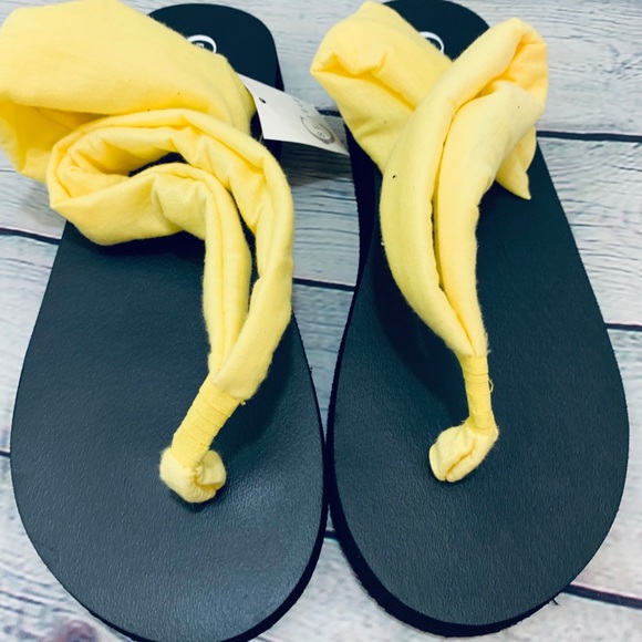 Cato | Yellow Ankle Strap Sandal NWT - Picture 2 of 4